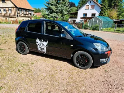 Gebraucht Ford Fiesta 70 PS (51 kW) 2007 Schwarz Kleinwagen