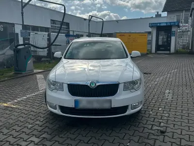 Używany Skoda Superb 175 KM (128 kW) 2008 Biały Sedan/Limuzyna