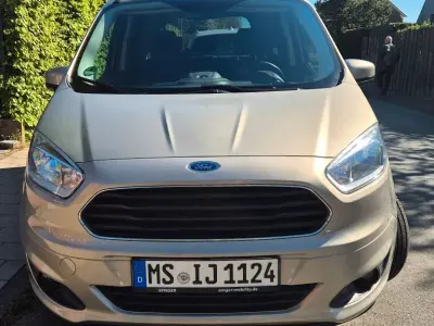 Gebraucht Ford Tourneo Courier 101 PS (74 kW) 2017 Gold Van / Kleinbus