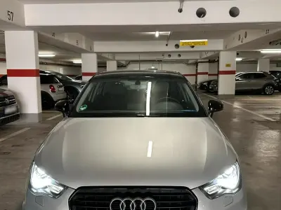 Używany Audi A1 S-Line 125 KM (91 kW) 2014 Srebrny Hatchback