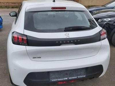 Gebraucht Peugeot 208 75 PS (55 kW) 2022 Lack weiss banquise Kleinwagen