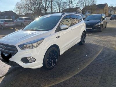 Weiß Gebraucht 2017 Ford Kuga ST-Line SUV | 15.800 € (Teuer)