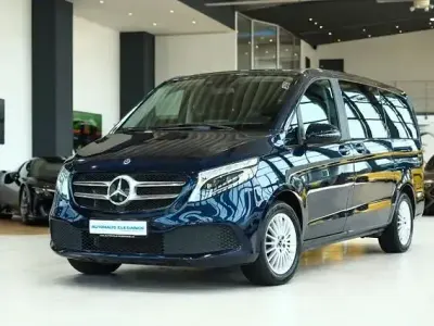 Gebraucht Mercedes V250 190 PS (139 kW) 2020 Cavansitblau metallic Van / Kleinbus