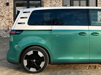 Gebraucht VW ID. Buzz Pro 150 kW (204 PS) 2023 Grün Van / Kleinbus