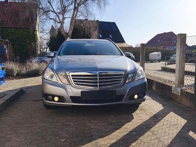 Gebraucht Mercedes E200 136 PS (100 kW) 2010 Grau Kombi