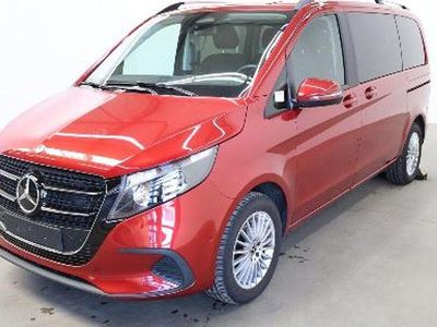 Gebraucht Mercedes V220 163 PS (119 kW) 2025 Hyazinthrot metallic Van / Kleinbus