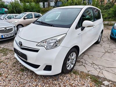 Weiß Gebraucht 2011 Toyota Verso-S Life Van / Kleinbus | 5.490 € (Fairer Preis)