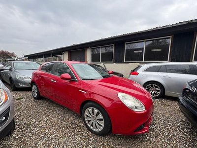 Gebraucht Alfa Romeo Giulietta Turismo 120 PS (88 kW) 2011 Rot Limousine