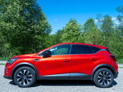 Brugt Renault Captur Techno 140 HK (102 kW) 2023 Rød SUV