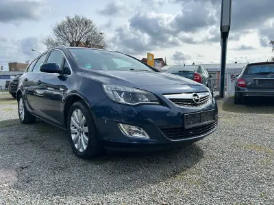 Gebraucht Opel Astra Innovation 110 PS (80 kW) 2011 Blau Limousine