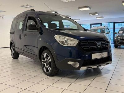 Gebraucht Dacia Dokker Celebration 116 PS (85 kW) 2018 Blau cosmos Van / Kleinbus