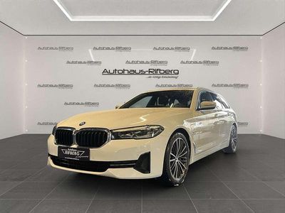 Gebraucht BMW 530e Performance 292 PS (214 kW) 2022 Alpinweiss iii Kombi