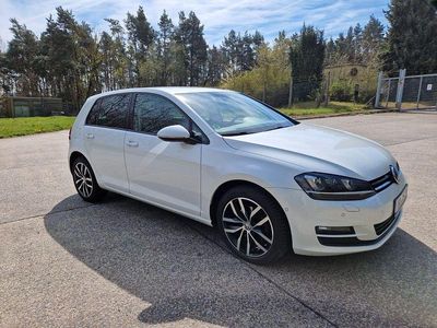 Gebraucht VW Golf VII Comfortline 105 PS (77 kW) 2013 Weiß Limousine