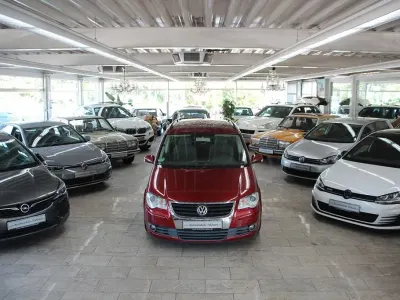 Gebraucht VW Touran Trendline 140 PS (102 kW) 2007 Rot Van / Kleinbus