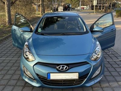 Gebraucht Hyundai i30 Classic 99 PS (72 kW) 2012 Blau Limousine