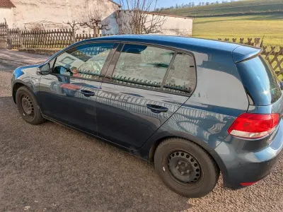 Używany VW Golf VII Match 105 KM (77 kW) 2012 Niebieski Sedan/Limuzyna