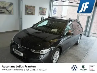 Gebraucht VW Golf VIII Life 150 PS (110 kW) 2022 Schwarz Kombi