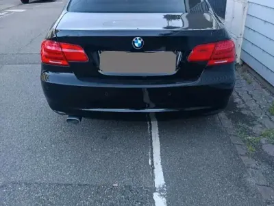 Gebraucht BMW 320 184 PS (135 kW) 2012 Schwarz Coupé