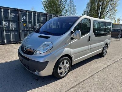Begagnad Opel Vivaro 145 HK (106 kW) 2007 Silver Minibuss