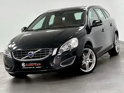 Gebraucht Volvo V60 Summum 215 PS (158 kW) 2012 Black sapphire Kombi