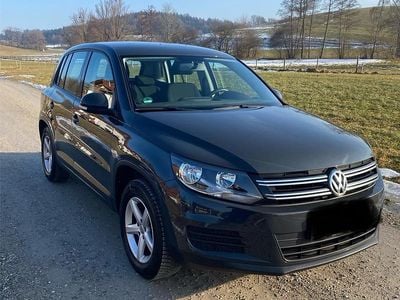 Grau Gebraucht 2016 VW Tiguan SUV | 11.700 € (Guter Preis)