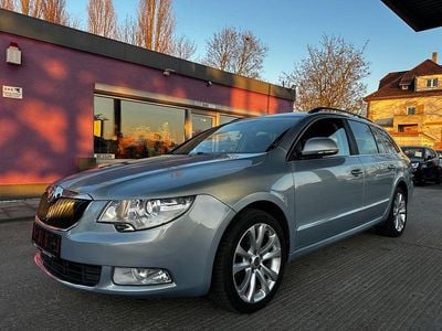 Gebraucht Skoda Superb Family 125 PS (91 kW) 2011 Blau Kombi