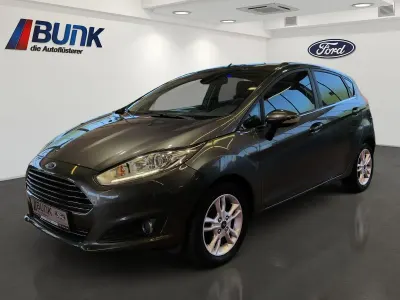 Gebraucht Ford Fiesta Titanium 101 PS (74 kW) 2017 Magnetic grau Kleinwagen