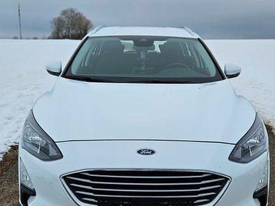 Weiß Gebraucht 2021 Ford Focus Cool & Connect Limousine | 15.800 € (Etwas zu teuer)