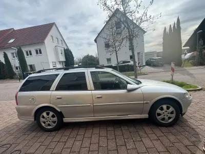 Usata Opel Vectra 148 CV (108 kW) 2001 Argento Station wagon