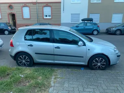 Używany VW Golf V 75 KM (55 kW) 2005 Srebrny Hatchback