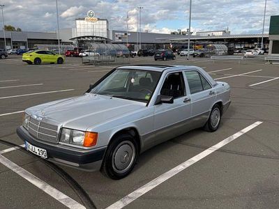 Usata Mercedes 190 118 CV (86 kW) 1989 Argento Berlina