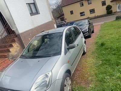 Usata Ford Fiesta 80 CV (58 kW) 2003 Argento Utilitaria