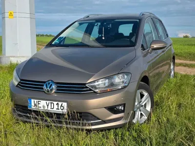 Używany VW Golf Sportsvan Comfortline 110 KM (80 kW) 2015 Złoty Minivan
