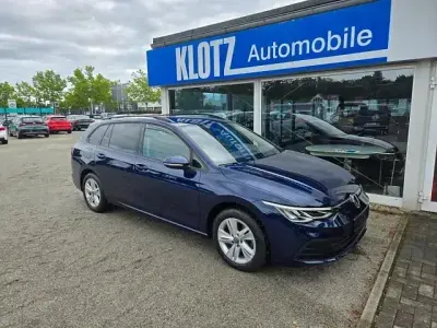 Gebraucht VW Golf VIII Life 116 PS (85 kW) 2021 Atlantic blue Kombi