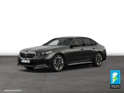 Gebraucht BMW 550e M Sport 489 PS (359 kW) 2025 Grau Limousine