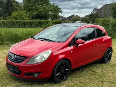Gebraucht Opel Corsa Color Edition 70 PS (51 kW) 2010 Rot Kleinwagen