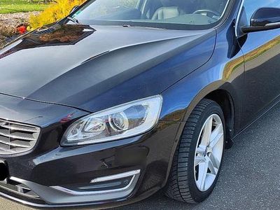 Usata Volvo V60 Summum 181 CV (133 kW) 2014 Nero Station wagon
