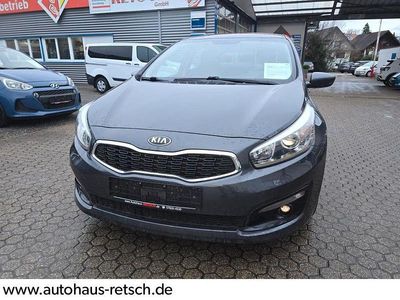 Gebraucht 2016 Kia Ceed Kleinwagen | 10.900 € (Teuer)