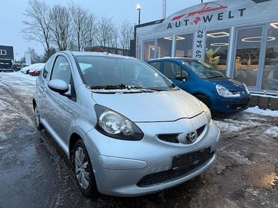 Silber Gebraucht 2006 Toyota Aygo Kleinwagen | 2.480 € (Etwas zu teuer)