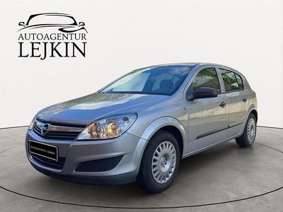 Gebraucht Opel Astra Selection 90 PS (66 kW) 2009 Silber Limousine