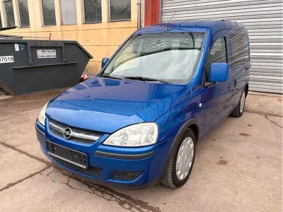Używany Opel Combo 90 KM (66 kW) 2007 Niebieski Minivan