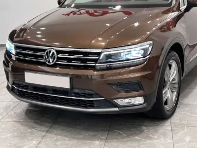 Gebraucht VW Tiguan Highline 220 PS (161 kW) 2017 Braun SUV