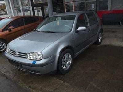 Usata VW Golf IV 105 CV (77 kW) 2002 Argento Berlina