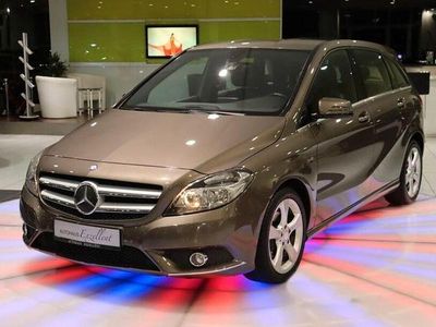 Gebraucht Mercedes B180 122 PS (89 kW) 2012 Braun Van / Kleinbus