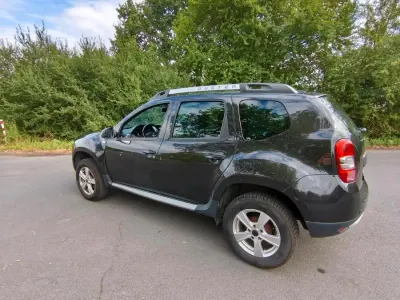 Gebraucht Dacia Duster 109 PS (80 kW) 2016 Schwarz SUV