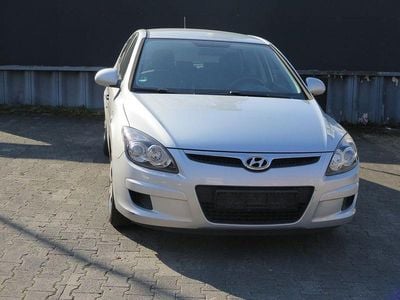 Gebraucht Hyundai i30 Edition 109 PS (80 kW) 2009 Silber Limousine