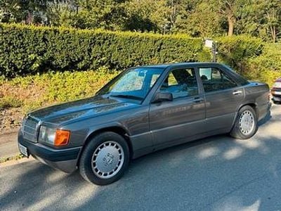 Grau Gebraucht 1988 Mercedes 190 Limousine | 8.300 €