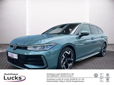 Gebraucht VW Passat R-line 193 PS (141 kW) 2025 Maripositgrün metallic Kombi