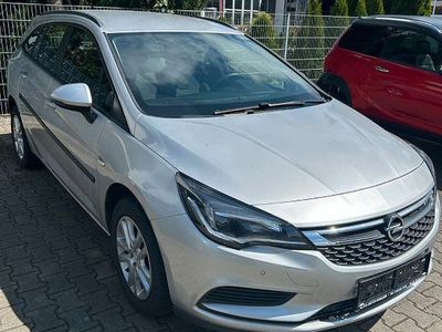 Silber Gebraucht 2019 Opel Astra Kombi | 11.200 € (Fairer Preis)