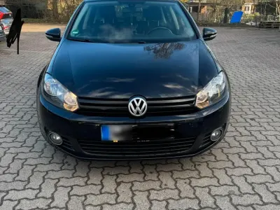 Gebraucht VW Golf VII Match 86 PS (63 kW) 2012 Schwarz Kleinwagen
